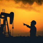 Petroleo roza los 120 dolares