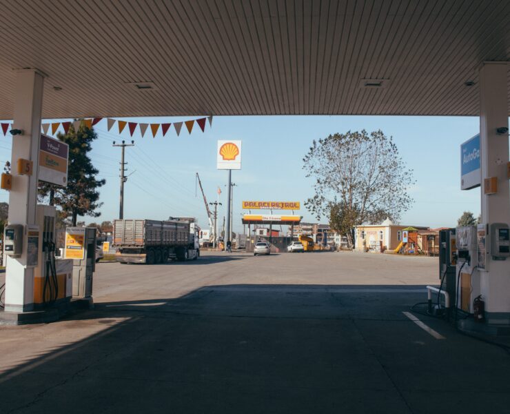 el precio del barril de petróleo alcanzará los 150 dólares