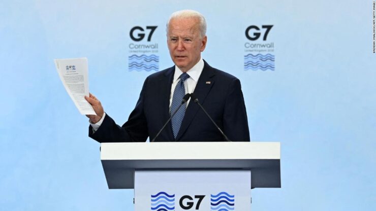 Biden dice que el precio del petróleo ruso está en juego.