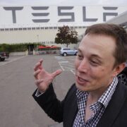 Tesla, de Elon Musk, se enfrenta a una nueva investigación tras relacionar el 'Autopilot' con otros dos accidentes mortales.