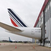 Francia prohibe los vuelos nacionales de corta distancia