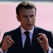 Macron exige que se deje de sembrar el pánico ante posibles apagones