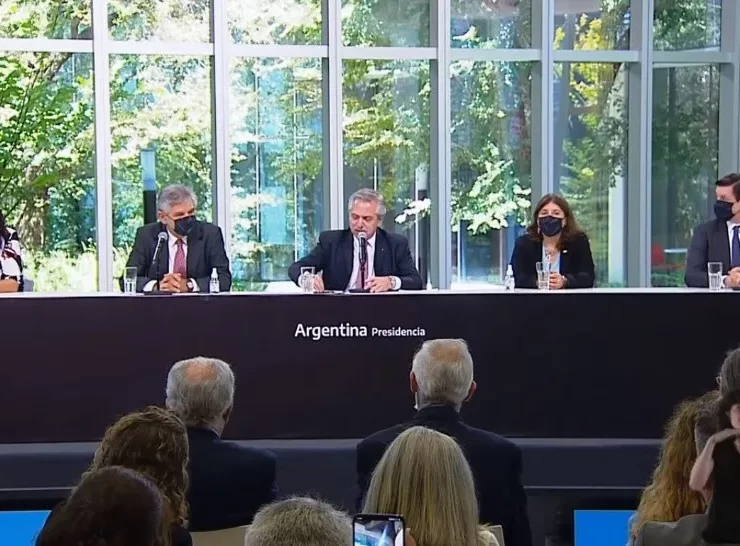 Alberto Fernández: "Tenemos que dejar de ser el granero del mundo para tener ciencia, tecnología e industria"