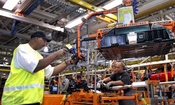 La economía estadounidense se ralentiza, pero el PIB sigue creciendo un 2,9% en el cuarto trimestre