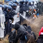 policías