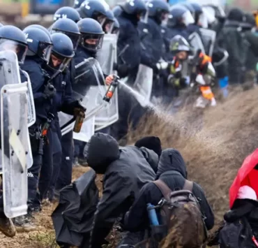 policías