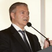 El fundador de Yamana Gold dice que los rumores apuntan a más fusiones y adquisiciones en el sector