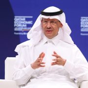 El ministro saudí del Petróleo dice que la OPEP+ está abordando las "incertidumbres" del mercado