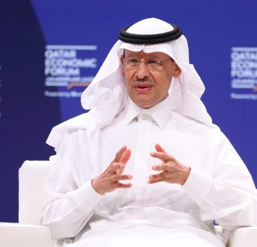 El ministro saudí del Petróleo dice que la OPEP+ está abordando las "incertidumbres" del mercado