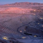 Los mineros chilenos, enfrentados a mayores impuestos, buscan permisos más rápidos y menores costes energéticos